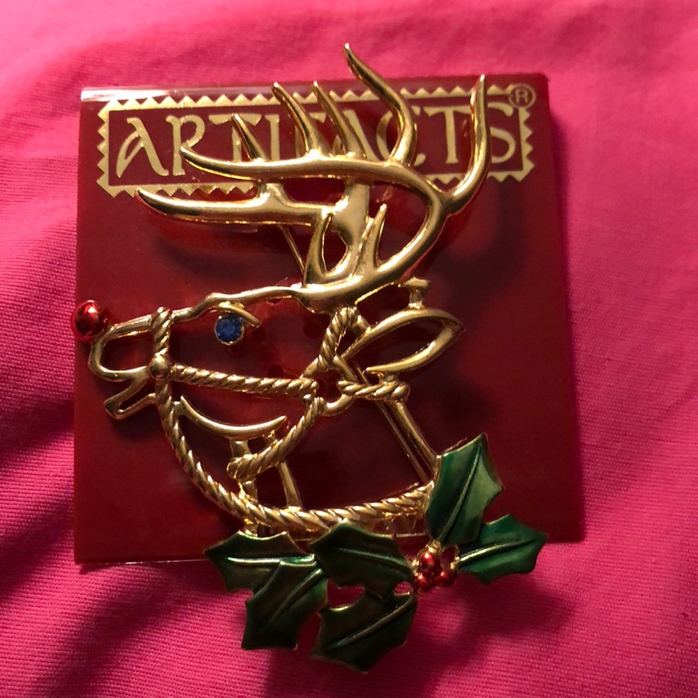 Reindeer pin